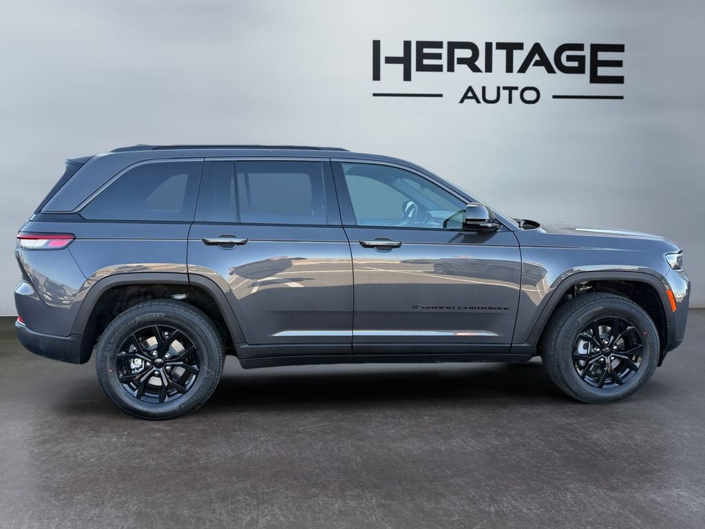 2026 Jeep Grand Cherokee GRAND CHEROKEE LAREDO ALTITUDE 4X4
