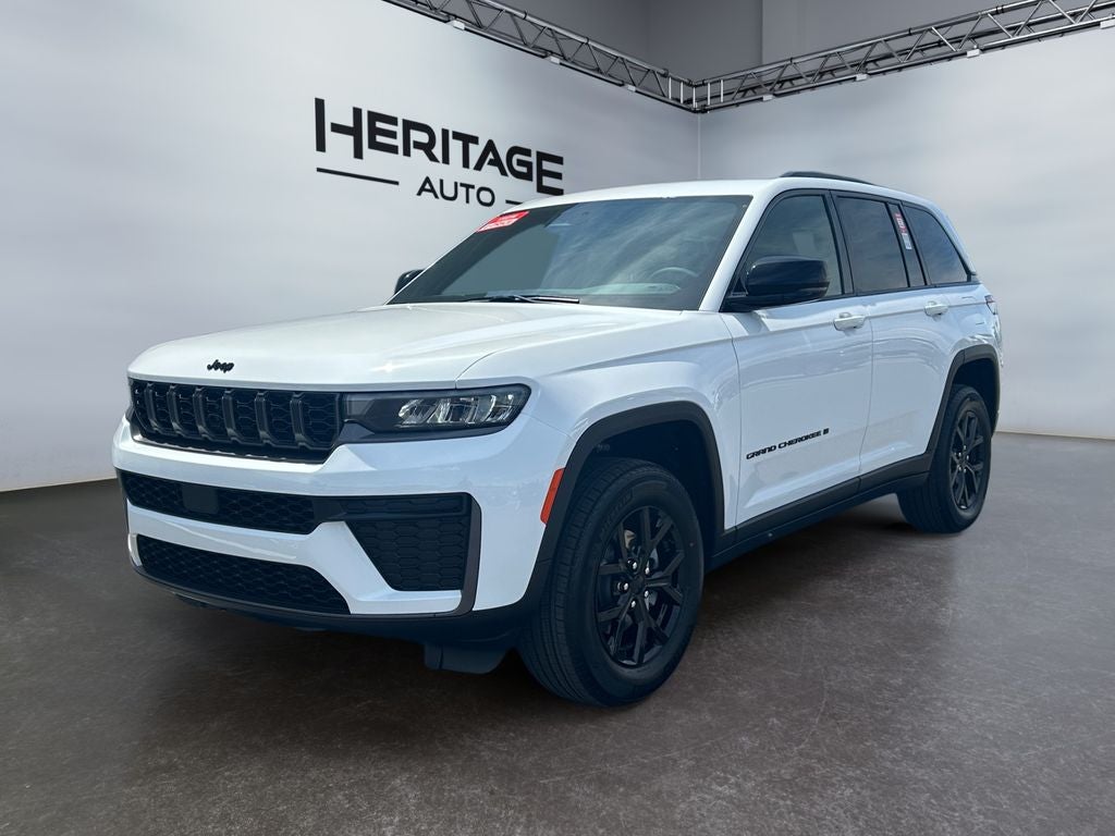 2026 Jeep Grand Cherokee Laredo Altitude 4x4's photo