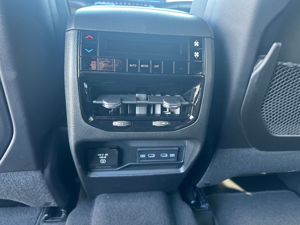 2026 Jeep Grand Cherokee GRAND CHEROKEE L LAREDO ALTITUDE 4X4