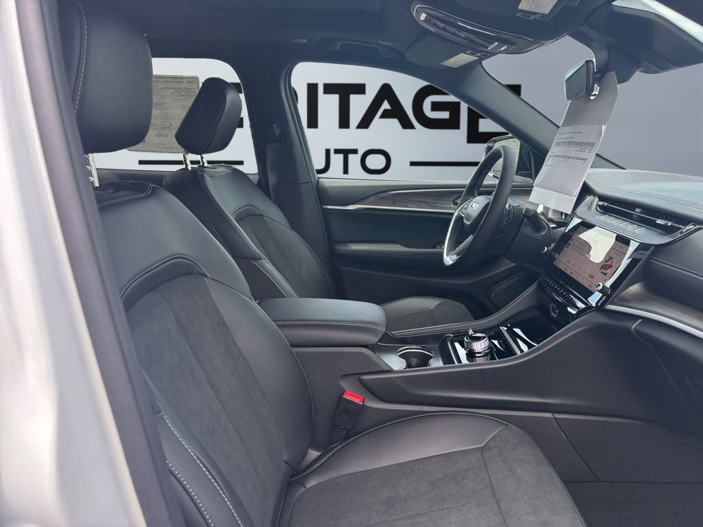 2026 Jeep Grand Cherokee GRAND CHEROKEE L LAREDO ALTITUDE 4X4