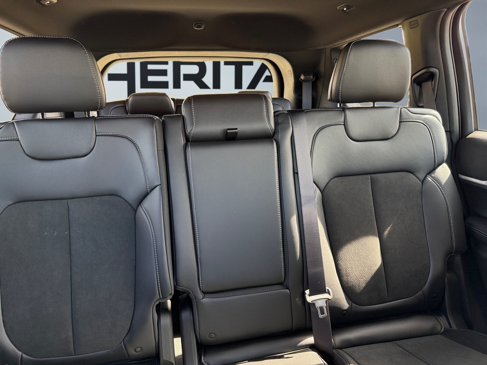 2027 Jeep Grand Cherokee GRAND CHEROKEE L LAREDO ALTITUDE 4X4