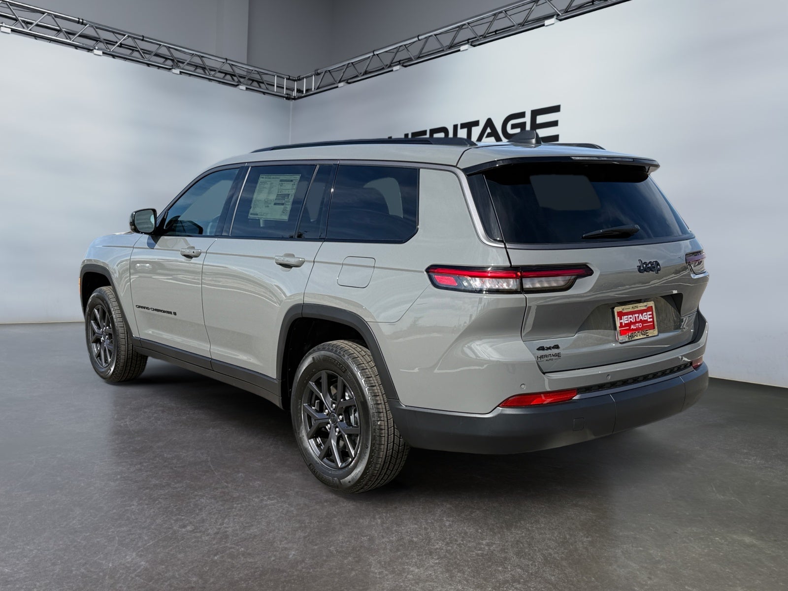 2027 Jeep Grand Cherokee GRAND CHEROKEE L LAREDO ALTITUDE 4X4