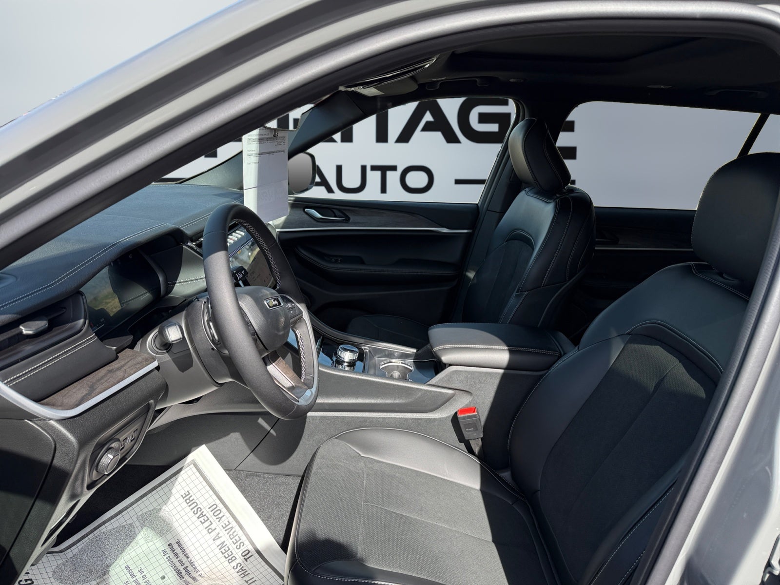 2027 Jeep Grand Cherokee GRAND CHEROKEE L LAREDO ALTITUDE 4X4