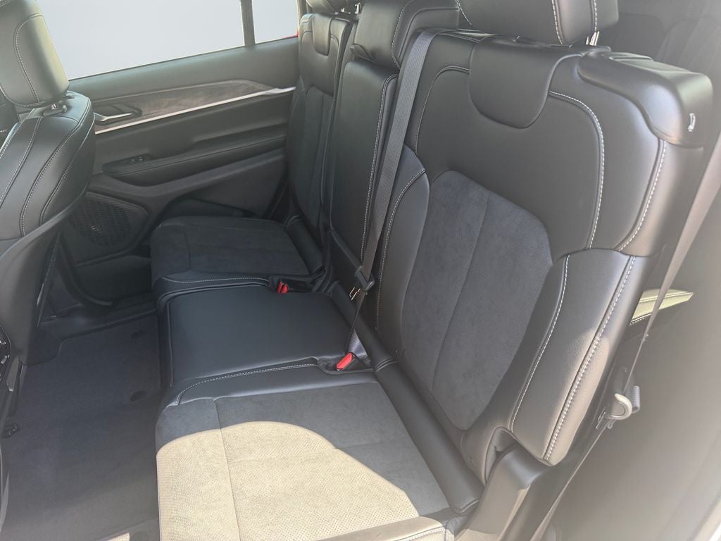 2026 Jeep Grand Cherokee GRAND CHEROKEE L LAREDO ALTITUDE 4X4