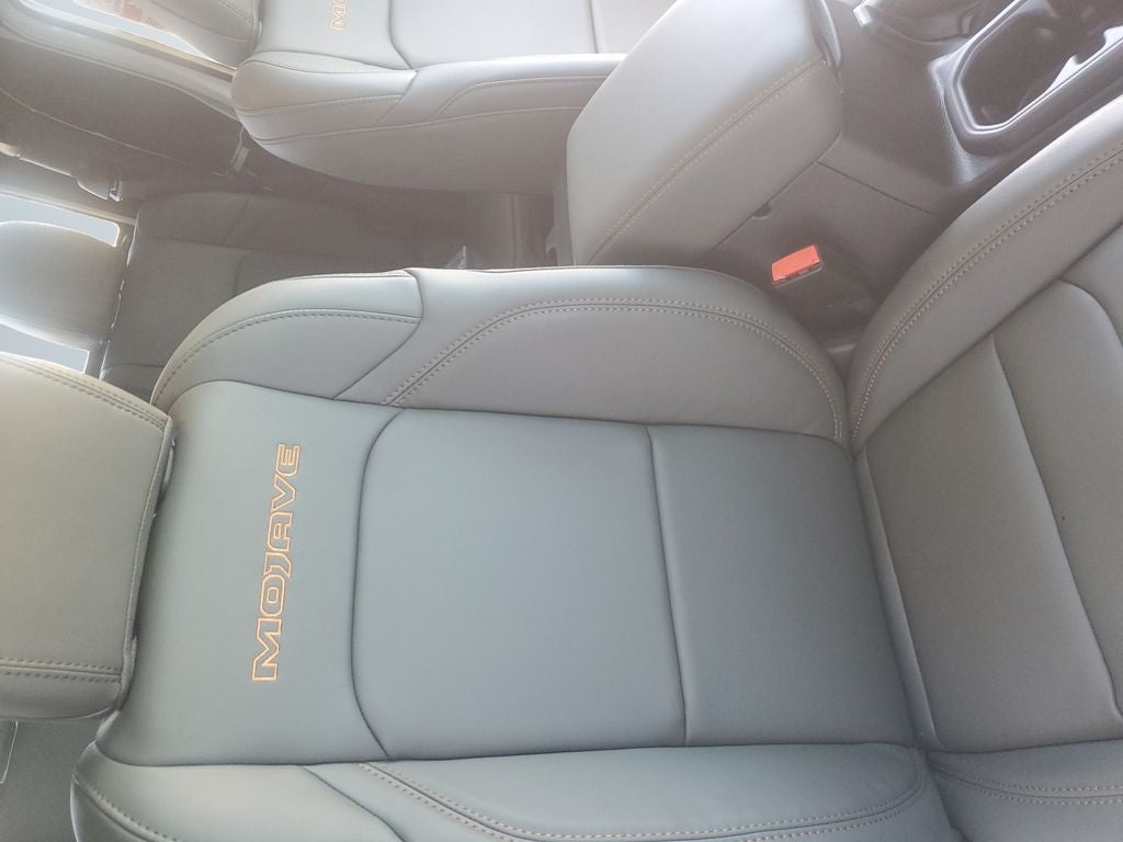 2026 Jeep Gladiator GLADIATOR MOJAVE X 4X4