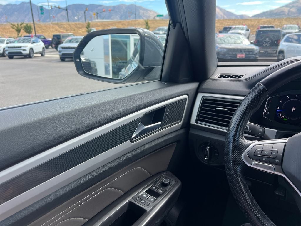 2022 Volkswagen Atlas Cross Sport 3.6L V6 SEL R-Line