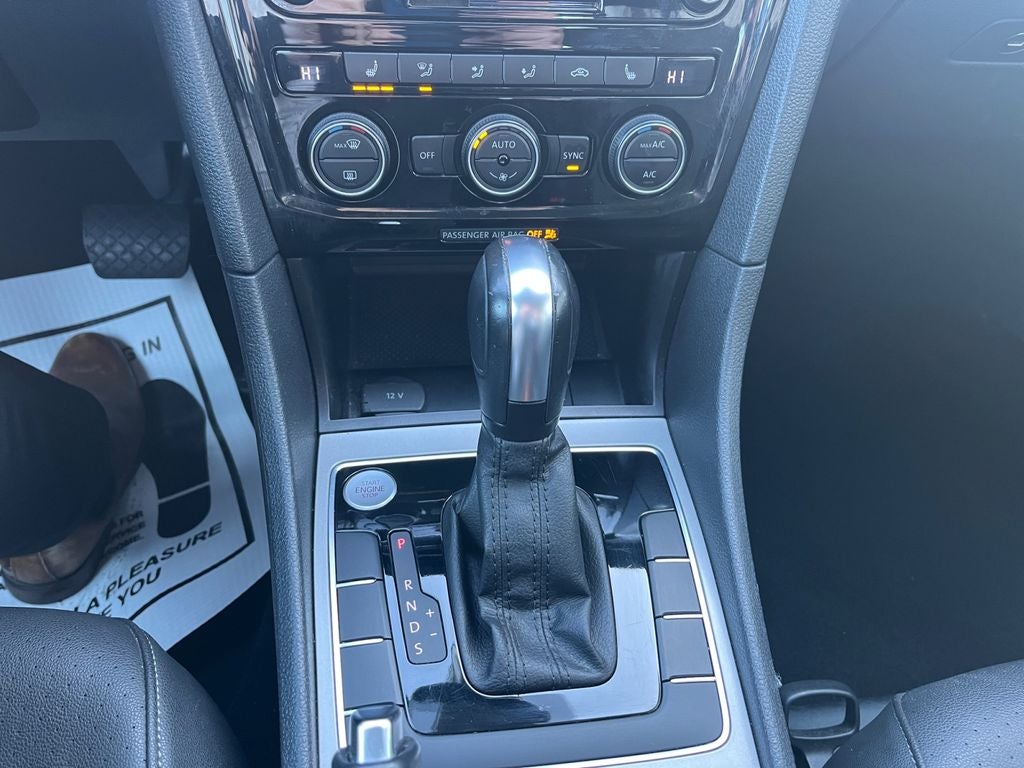 2022 Volkswagen Passat 2.0T SE