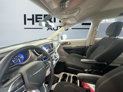 2021 Chrysler Voyager L