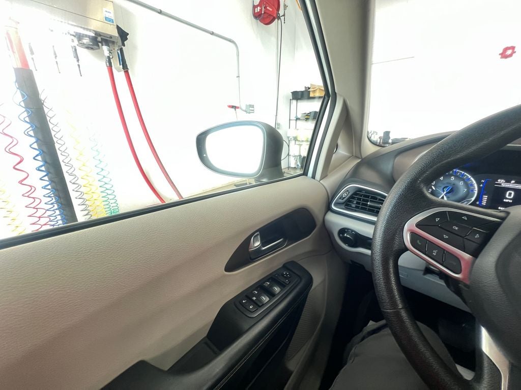 2021 Chrysler Voyager L