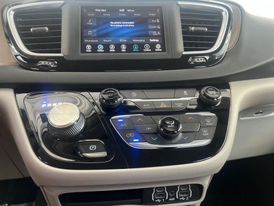 2021 Chrysler Voyager L