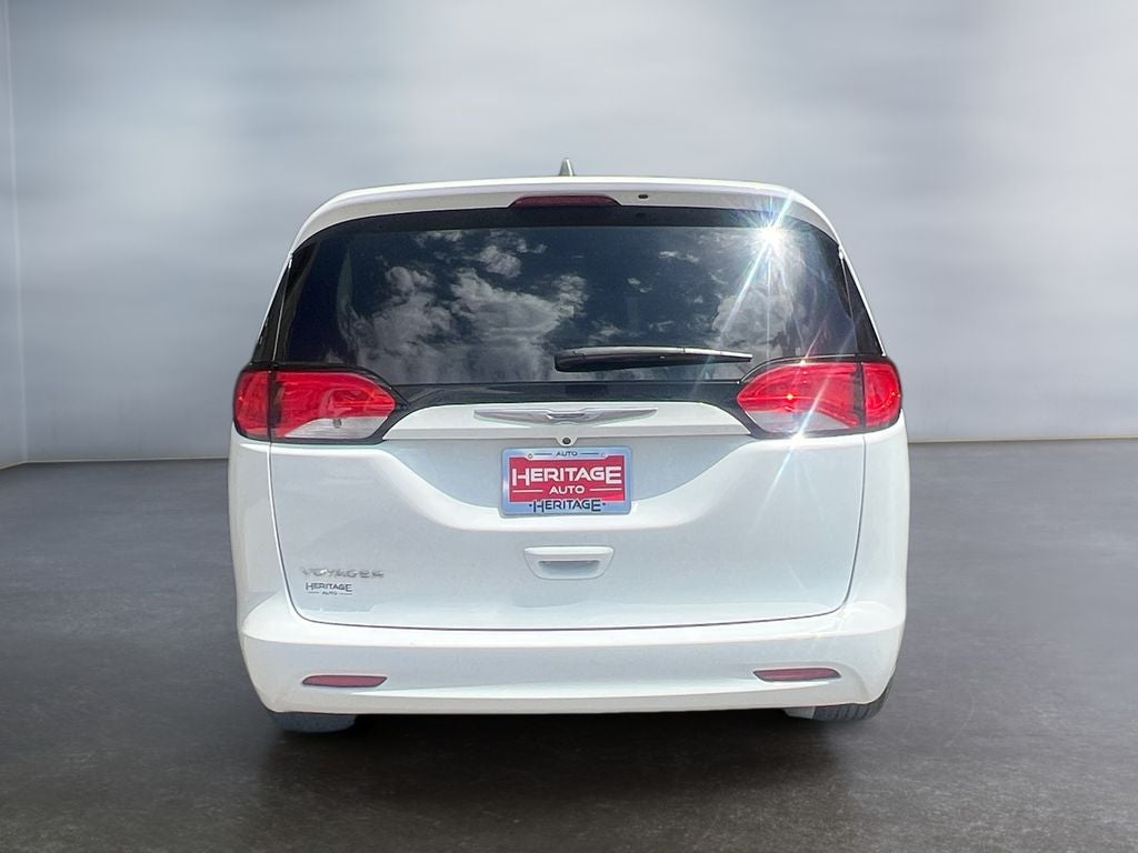 2021 Chrysler Voyager L