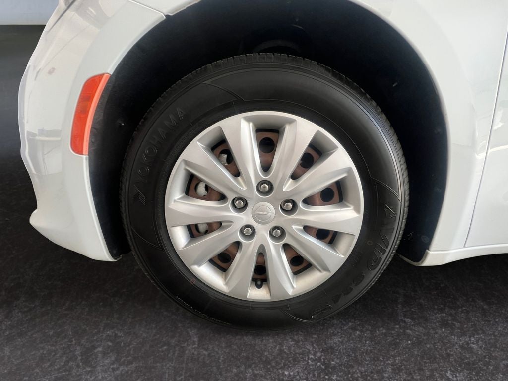 2021 Chrysler Voyager L