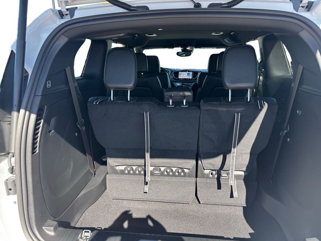 2027 Chrysler Pacifica PACIFICA SELECT AWD
