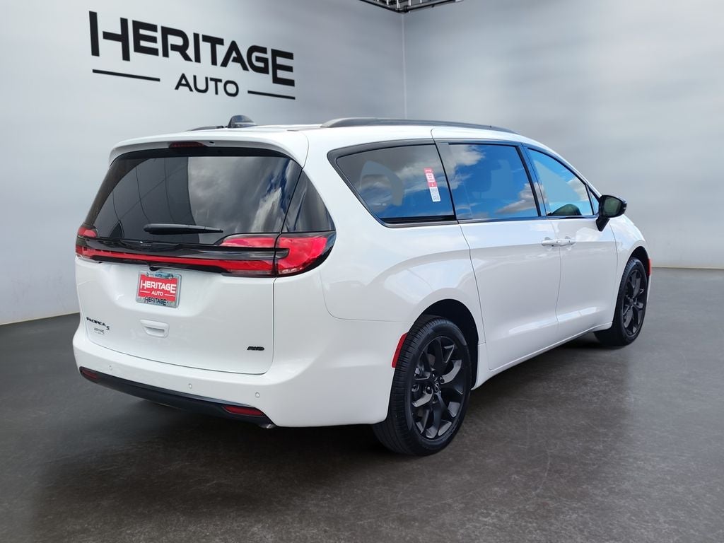 2026 Chrysler Pacifica PACIFICA SELECT AWD