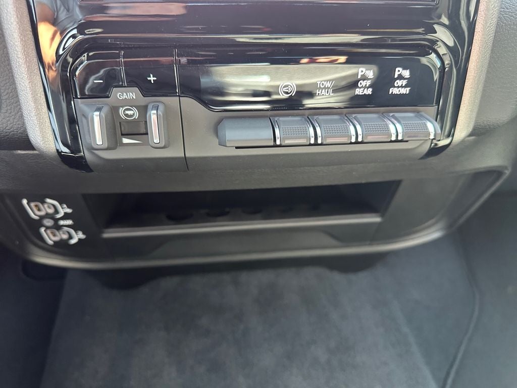 2026 RAM Ram 3500 RAM 3500 BIG HORN CREW CAB 4X4 8' BOX