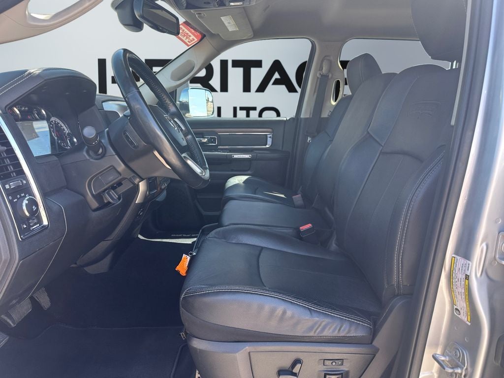 2018 RAM 3500 Laramie Crew Cab 4x4 8' Box