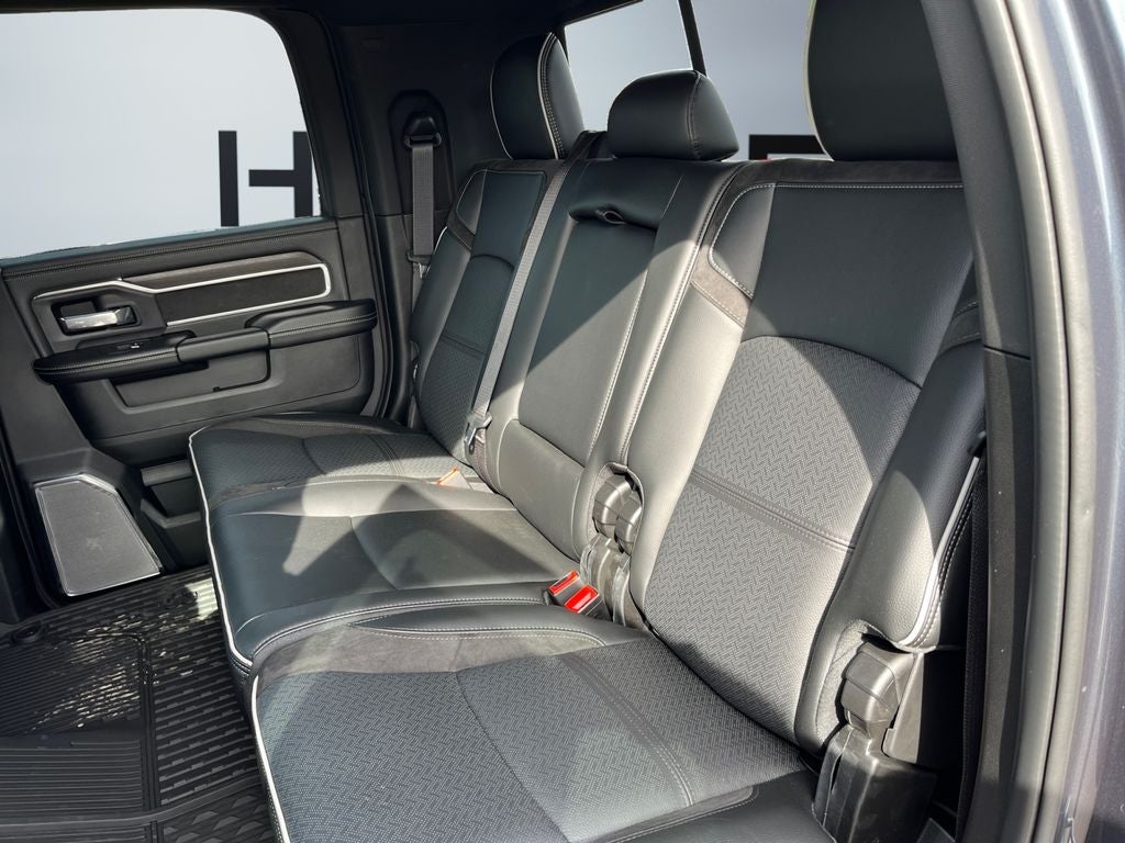 2026 RAM Ram 3500 RAM 3500 LARAMIE MEGA CAB 4X4 6'4' BOX