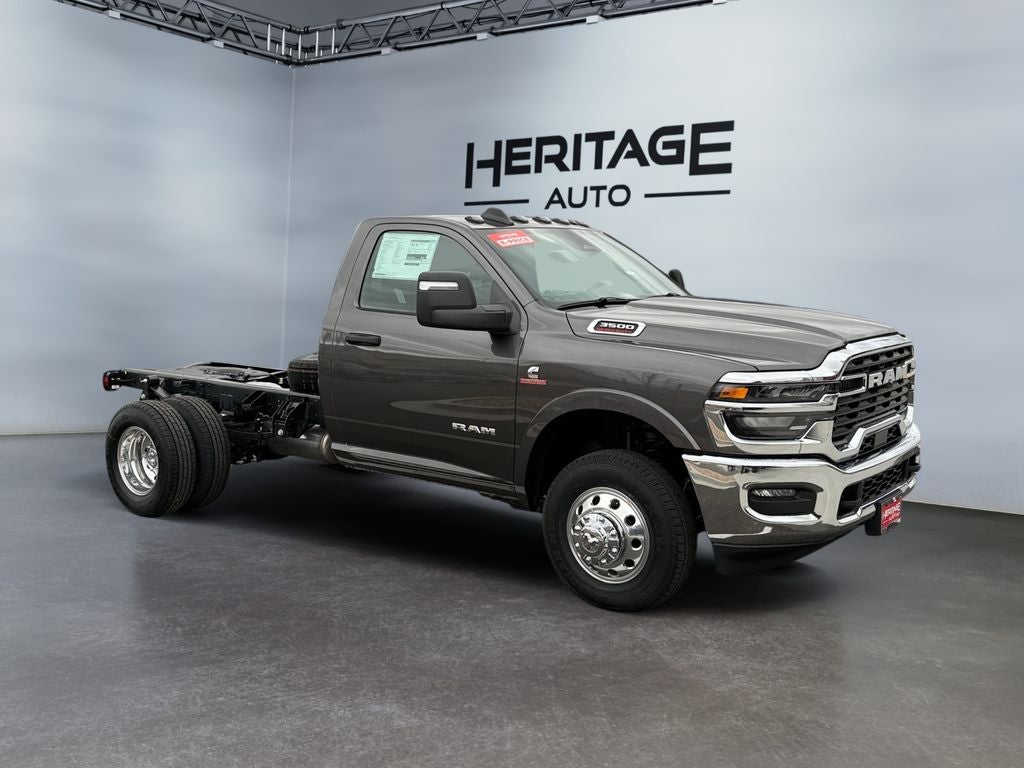 2026 RAM Ram 3500 Chassis Cab RAM 3500 BIG HORN CHASSIS REGULAR CAB 4X4 60' CA