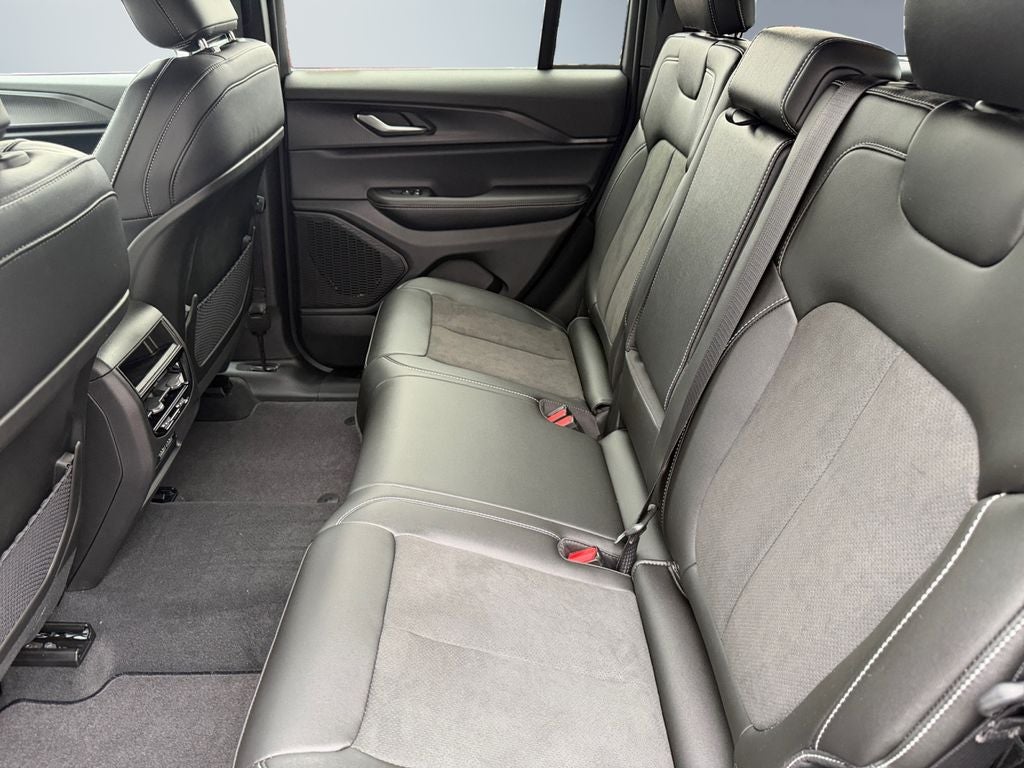 2025 Jeep Grand Cherokee GRAND CHEROKEE ALTITUDE 4X4