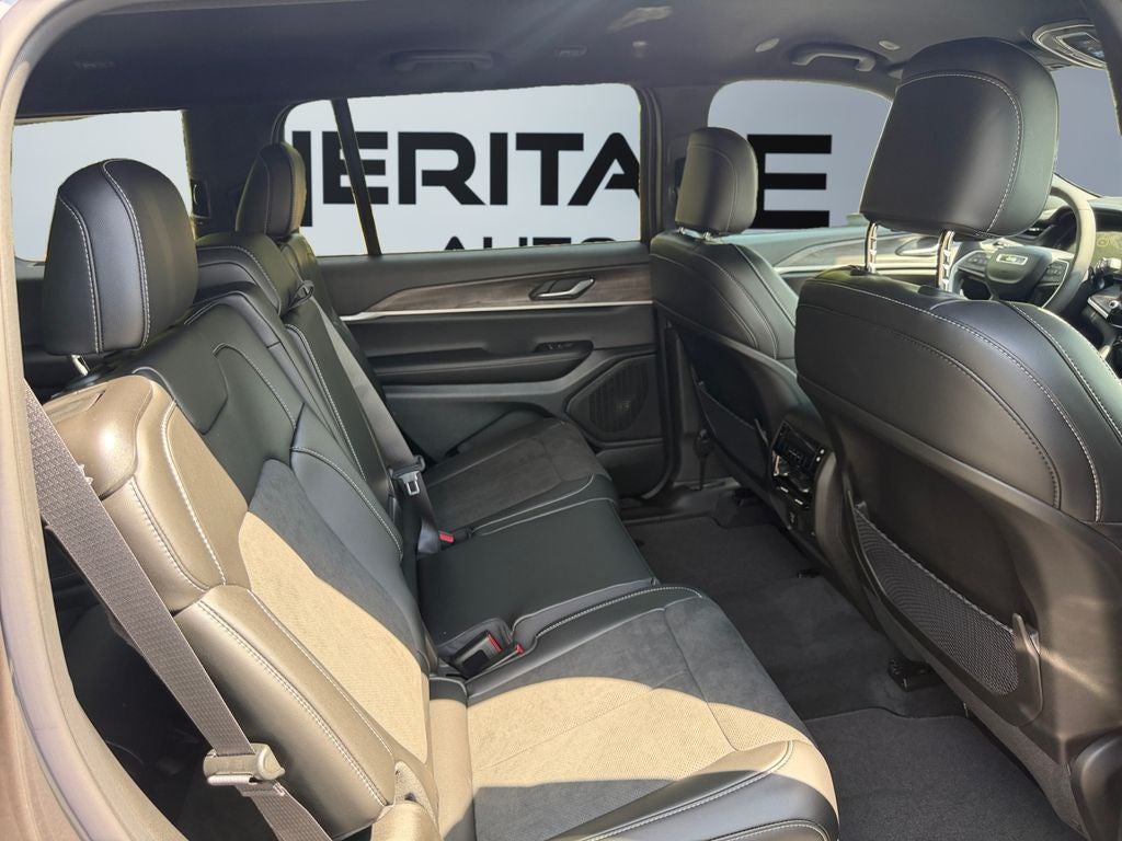2026 Jeep Grand Cherokee L GRAND CHEROKEE L LAREDO ALTITUDE 4X4