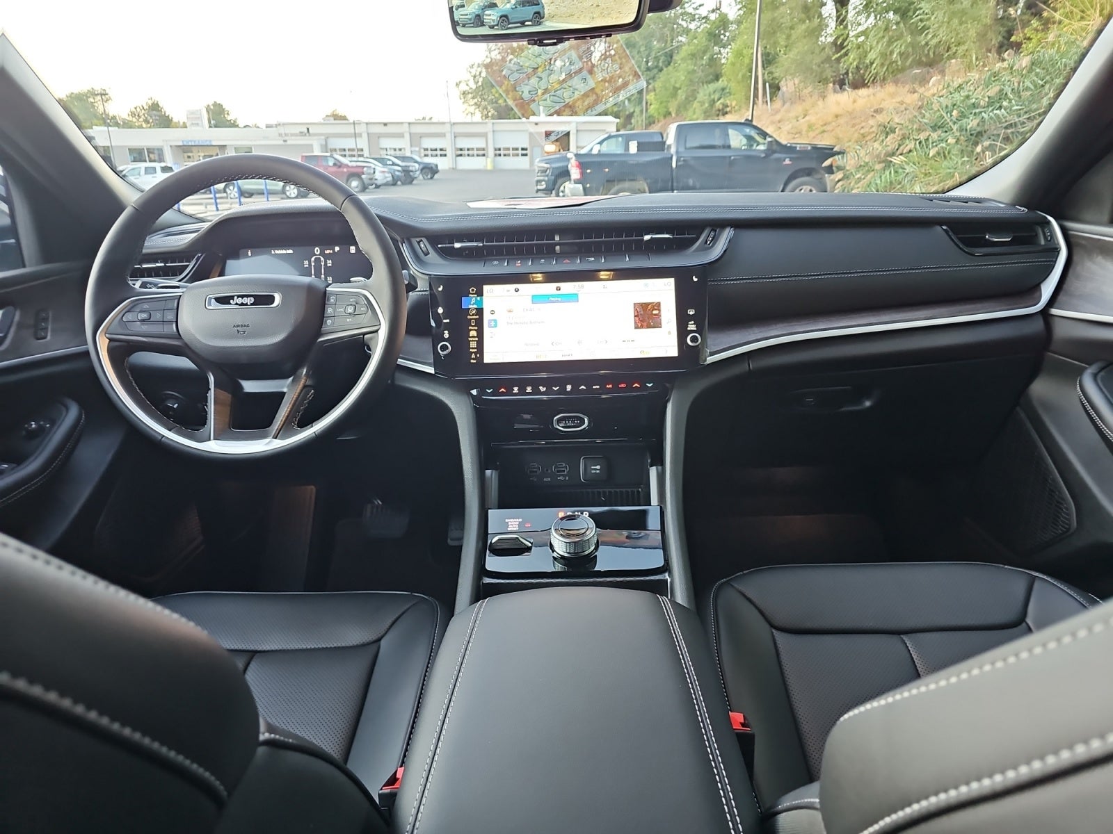 2027 Jeep Grand Cherokee GRAND CHEROKEE L LIMITED 4X4