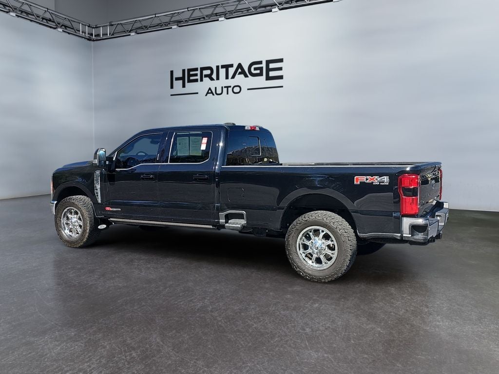 2023 Ford F-350 LARIAT