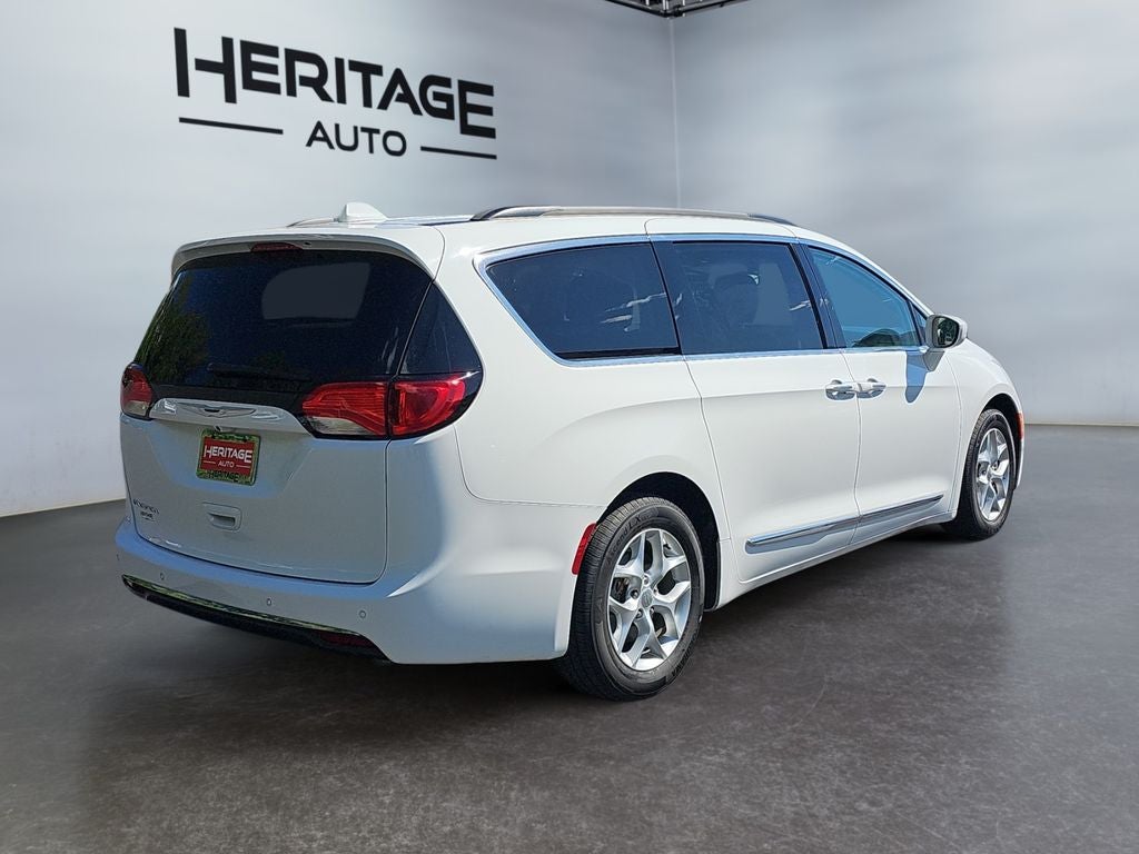 2017 Chrysler Pacifica Touring-L