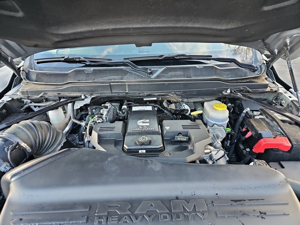 2024 RAM 3500 Laramie Crew Cab 4x4 8' Box