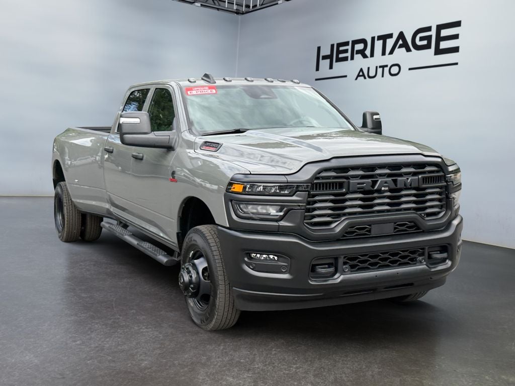 2026 RAM Ram 3500 RAM 3500 TRADESMAN CREW CAB 4X4 8' BOX