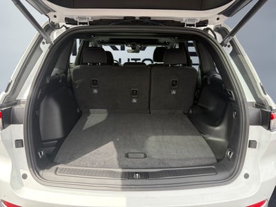 2026 Jeep Grand Cherokee GRAND CHEROKEE LAREDO X 4X4