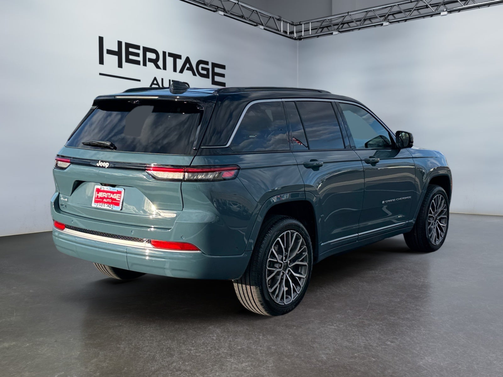 2027 Jeep Grand Cherokee GRAND CHEROKEE SUMMIT 4X4