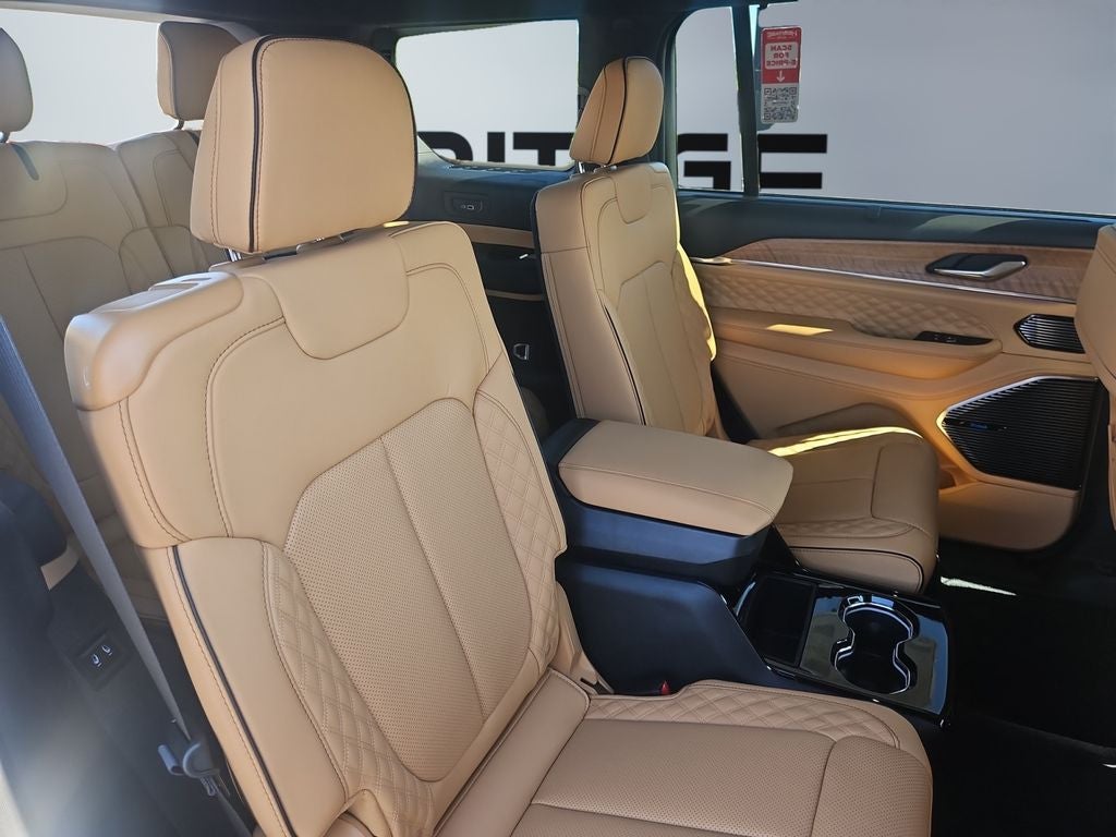 2026 Jeep Grand Cherokee GRAND CHEROKEE L SUMMIT 4X4