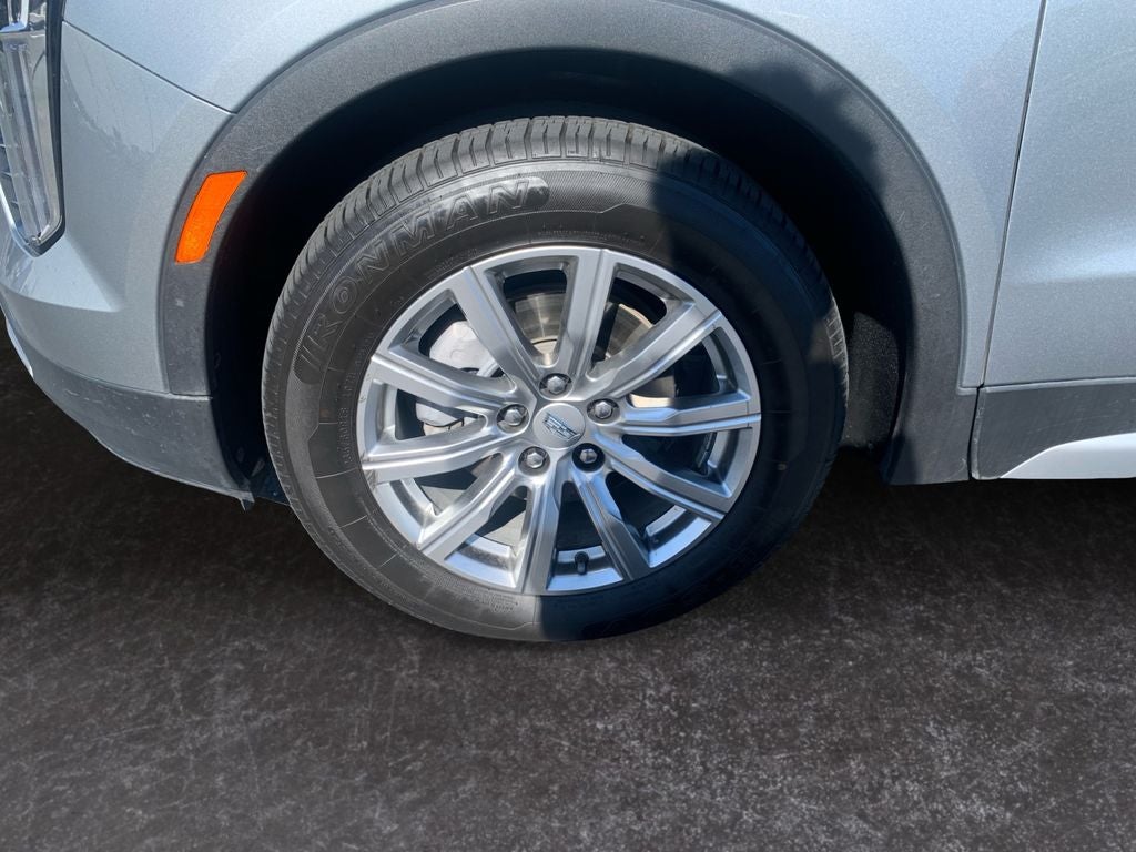 2023 Cadillac XT4 AWD Premium Luxury