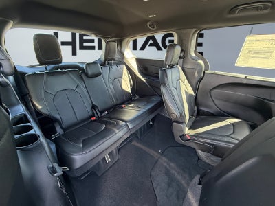 2027 Chrysler Pacifica PACIFICA SELECT AWD