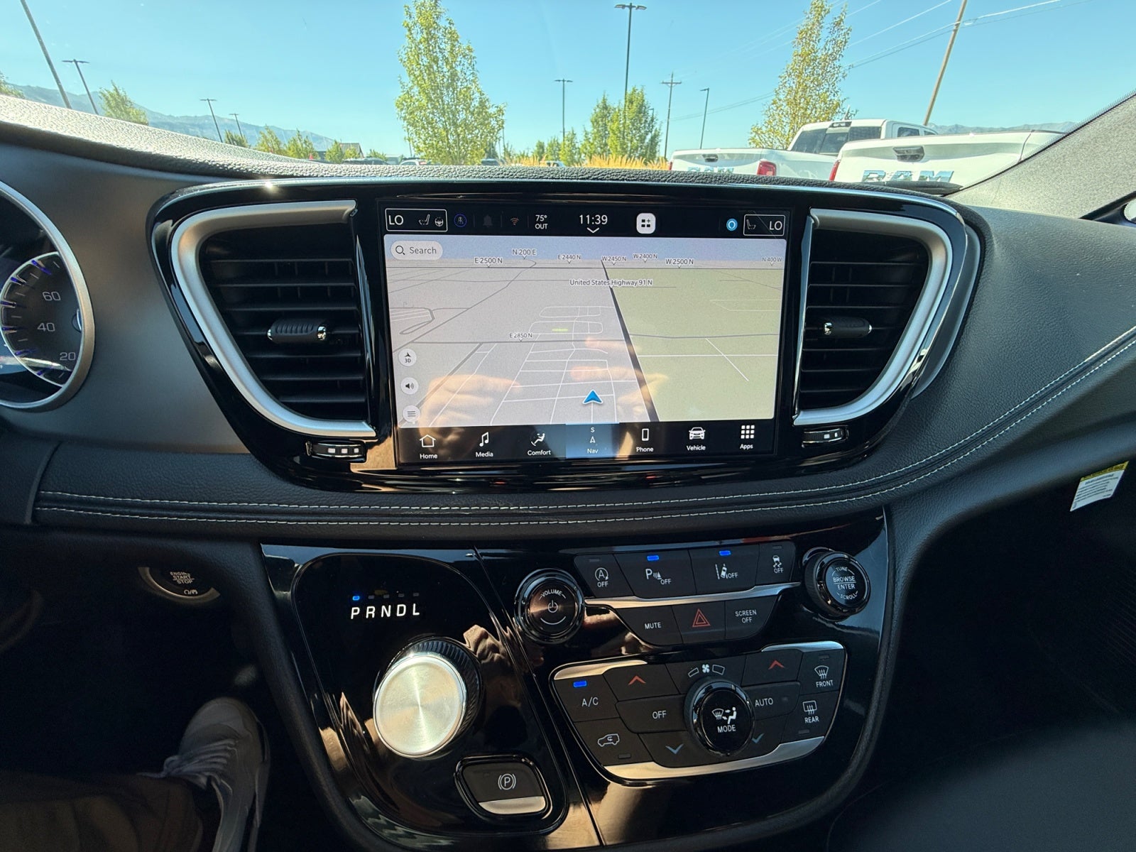 2027 Chrysler Pacifica PACIFICA SELECT AWD
