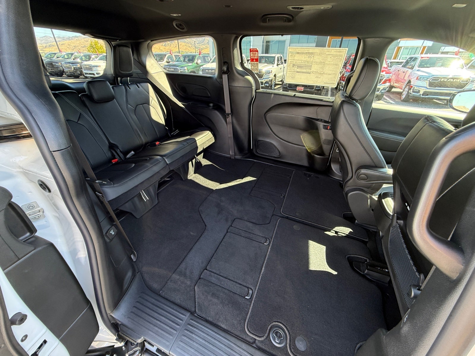 2027 Chrysler Pacifica PACIFICA SELECT AWD