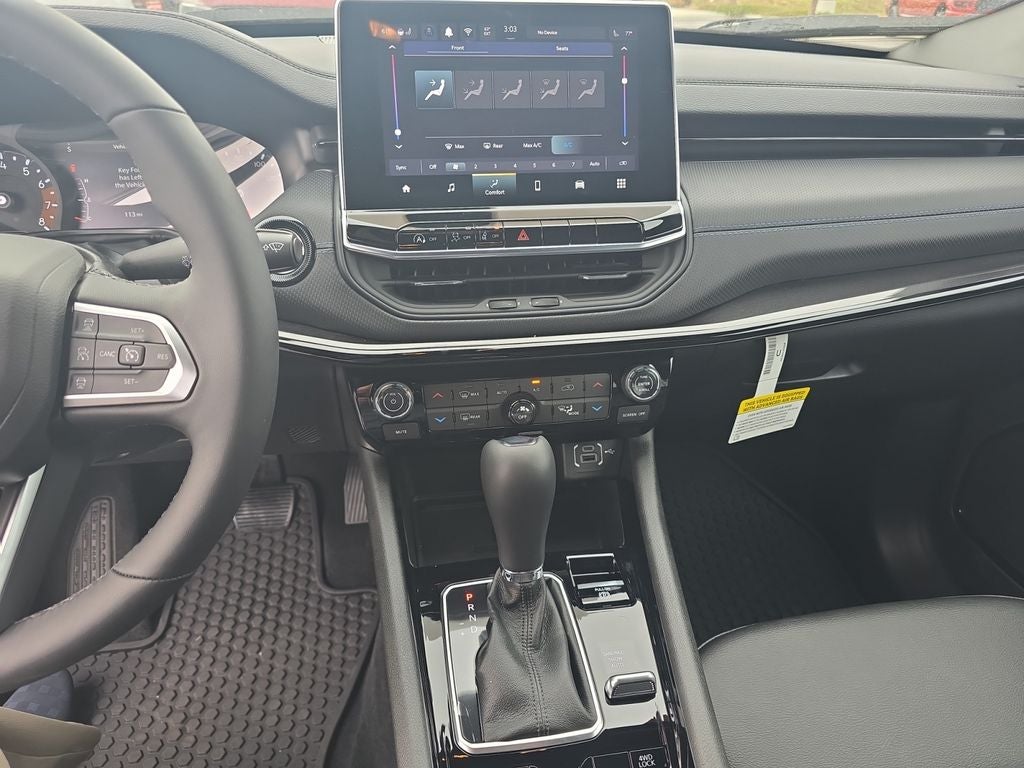 2025 Jeep Compass COMPASS LATITUDE 4X4