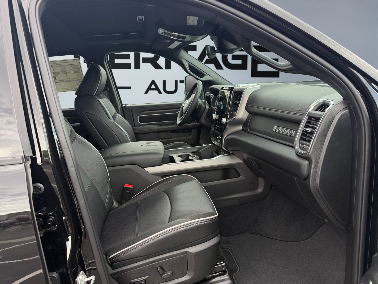 2027 RAM 3500 RAM 3500 LARAMIE CREW CAB 4X4 8' BOX