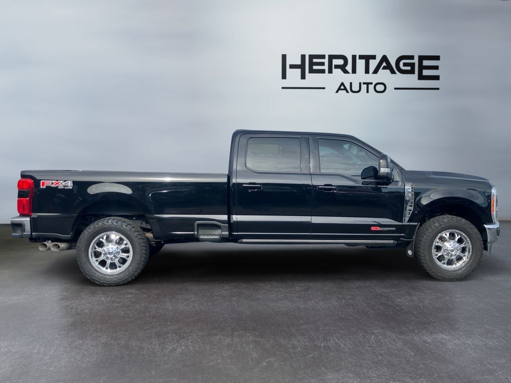 2023 Ford F-350 LARIAT